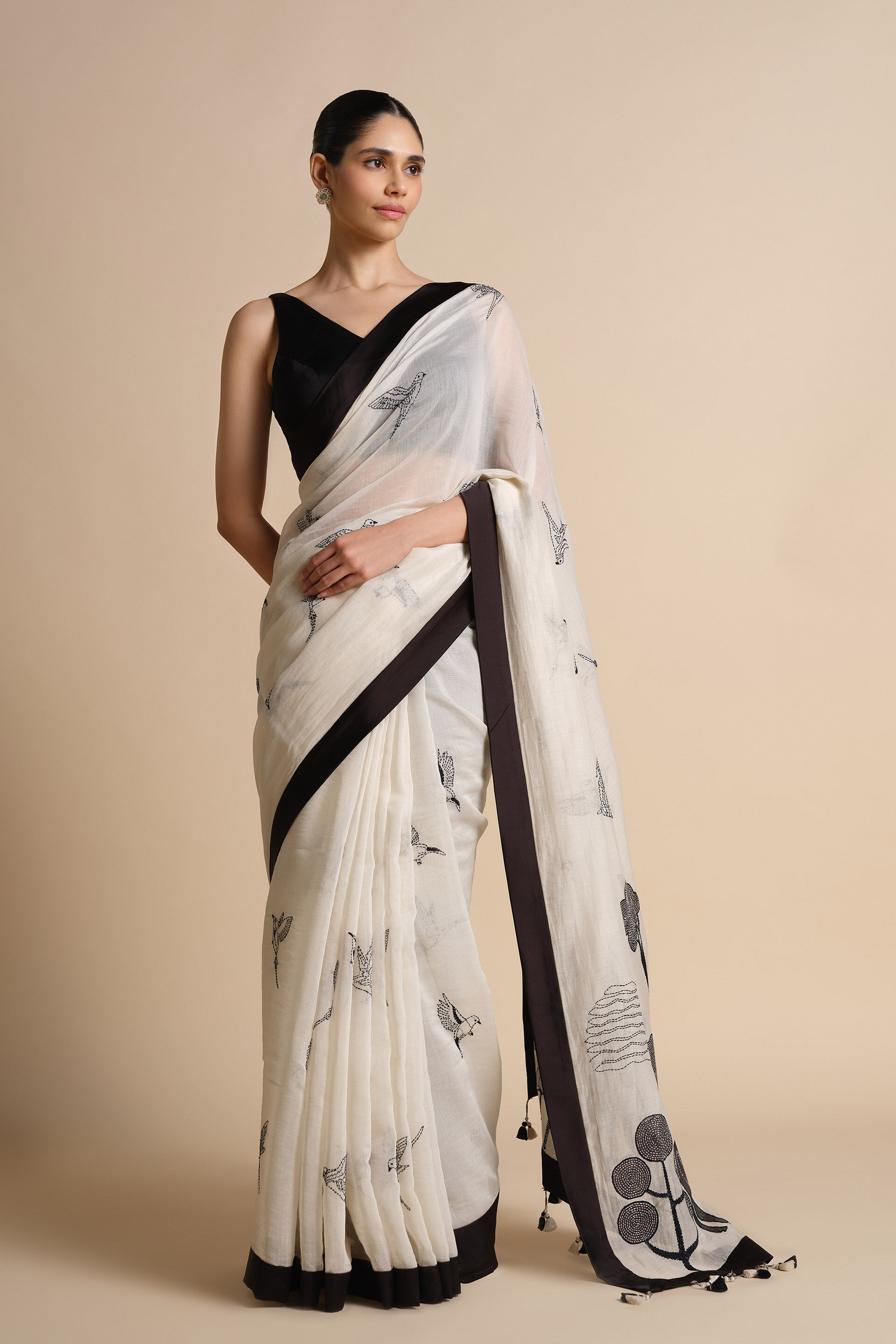 Usoa Hand-embroidered Kantha Mul Saree - Ivory